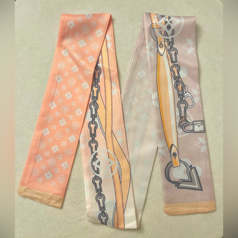 Chains & Florals Monogram Patterned in Peach Pink Print - Picture 9 of 11